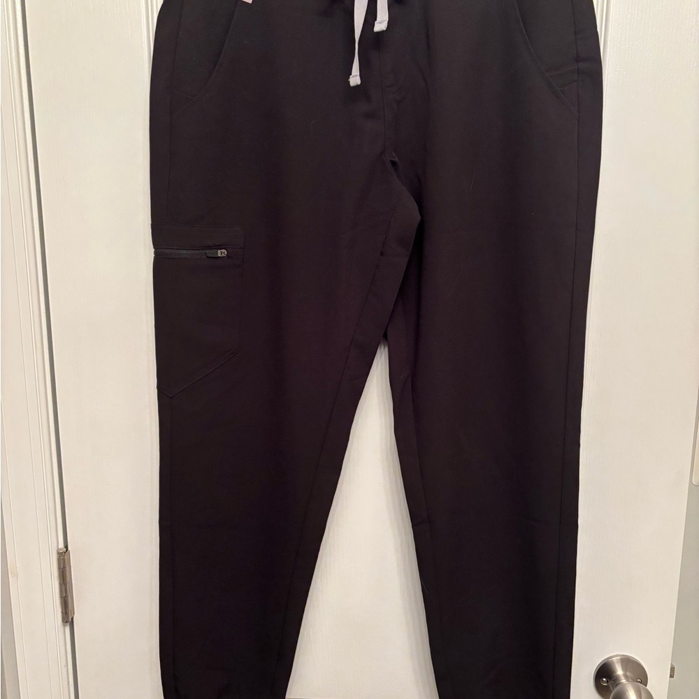 Women’s FIG Scrubs Black Jogger Pants